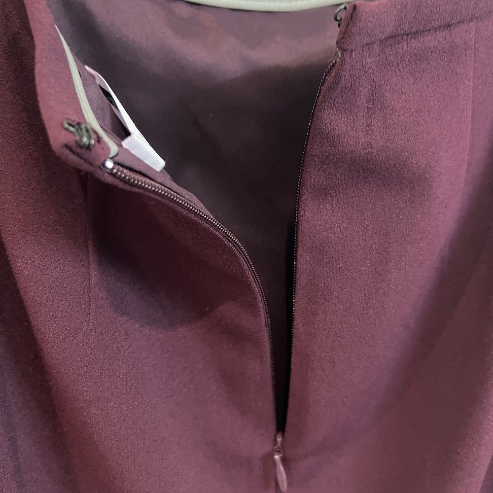 Calvin Klein Pencil Skirt Size 2 in Deep Purple Business/Professional Style - Picture 4 of 7